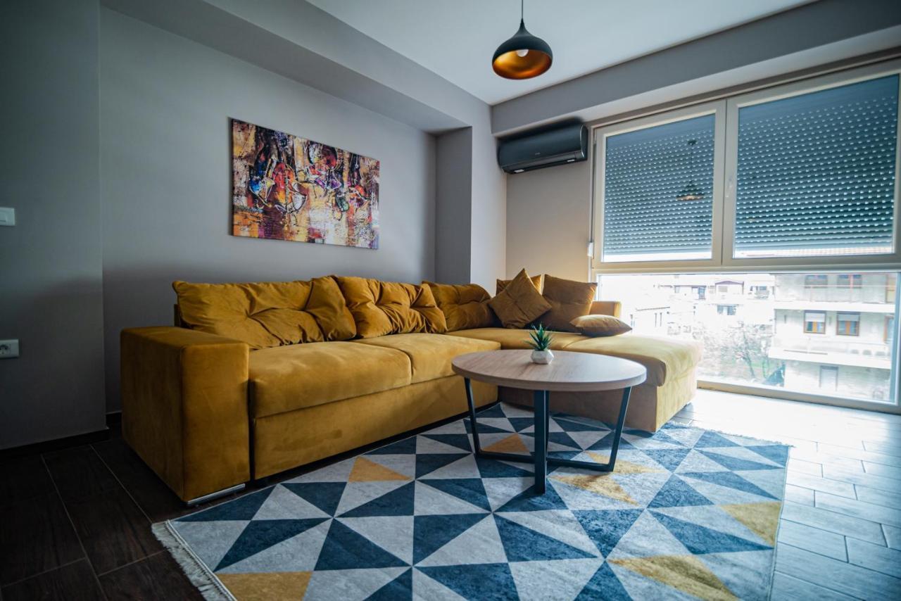 E&S Luxury Suite Apartments โอครีด ภายนอก รูปภาพ